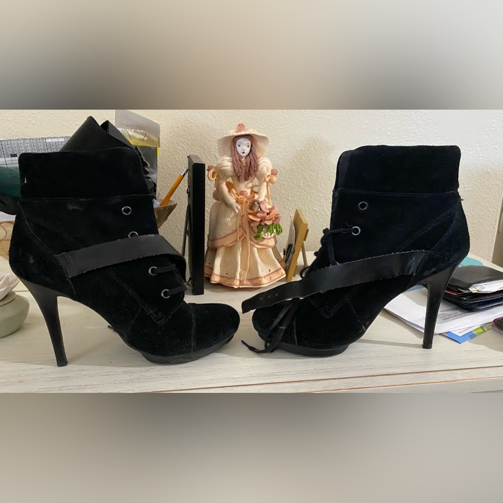 Women shoes size 8